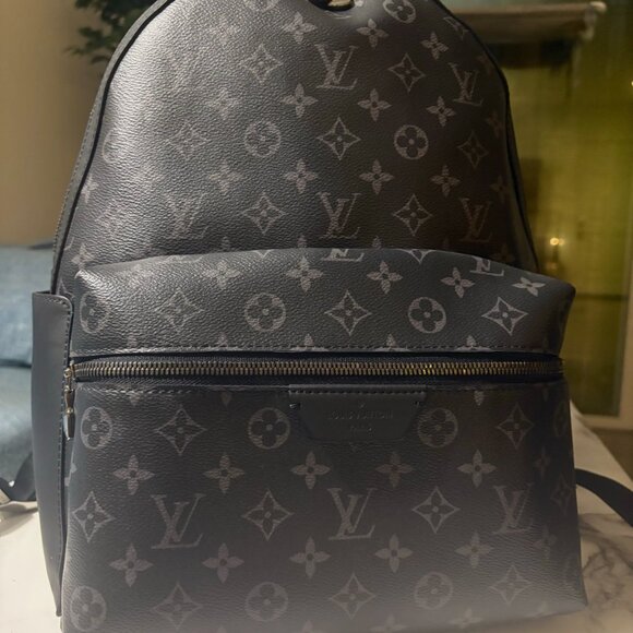 Louis Vuitton Discovery Backpack MM - Picture 6 of 8